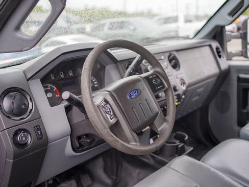Used 2016 Ford F550 4x4 Crew Cab Super Duty image 4