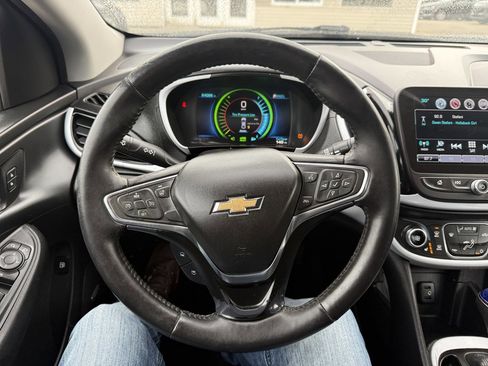 Used 2017 Chevrolet Volt LT w/ Comfort Package image 15