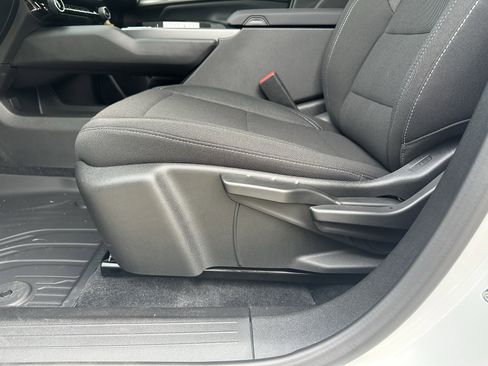 New 2026 Chevrolet Equinox EV LT image 8