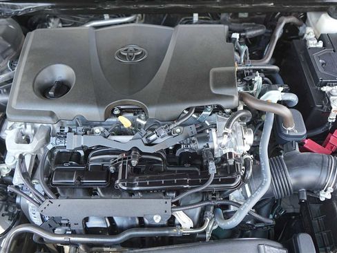 Used 2024 Toyota Camry XSE FWD image 9