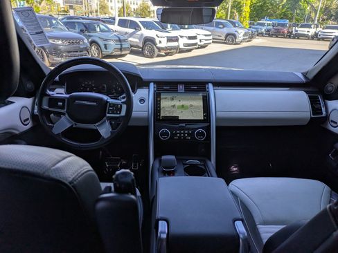 Used 2021 Land Rover Discovery HSE R-Dynamic AWD/4WD image 27