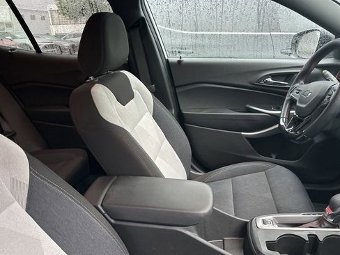 Used 2024 Chevrolet Trax RS w/ Driver Confidence Package FWD image 11