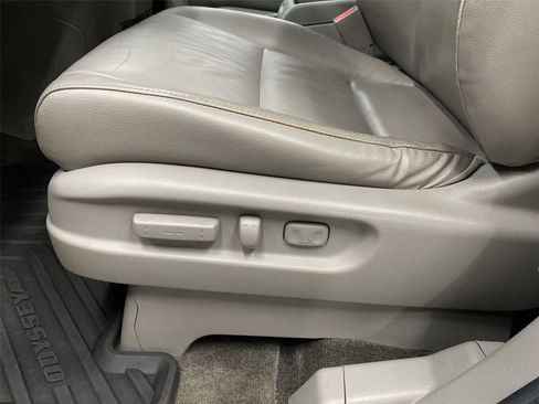Used 2012 Honda Odyssey Touring image 18