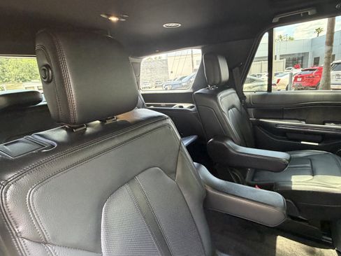 Used 2018 Ford Expedition Limited w/ Equipment Group 301A RWD image 42
