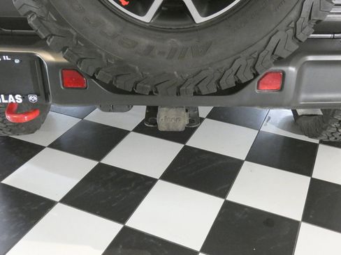 Used 2023 Jeep Wrangler Unlimited Rubicon image 7