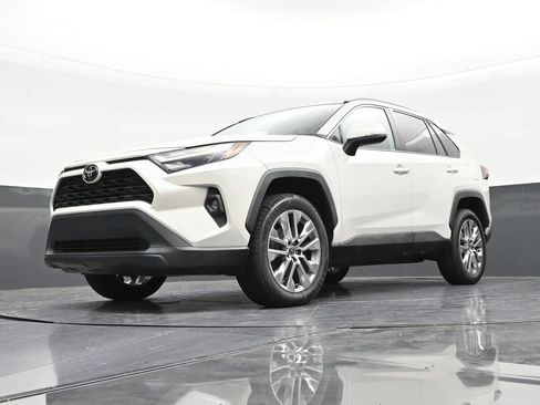 Used 2022 Toyota RAV4 XLE Premium FWD image 21