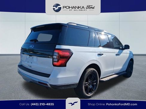 Used 2023 Ford Expedition Limited AWD/4WD image 5