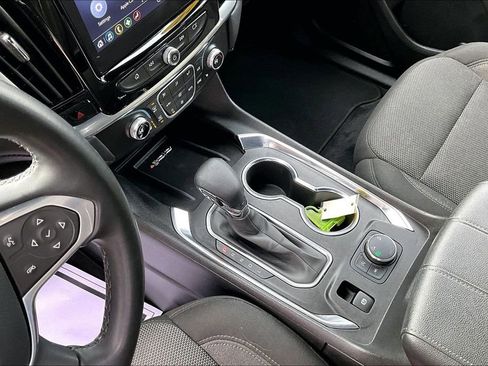 Used 2023 Chevrolet Traverse LT image 19