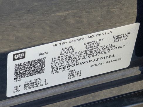 Used 2023 Chevrolet Traverse LT image 35