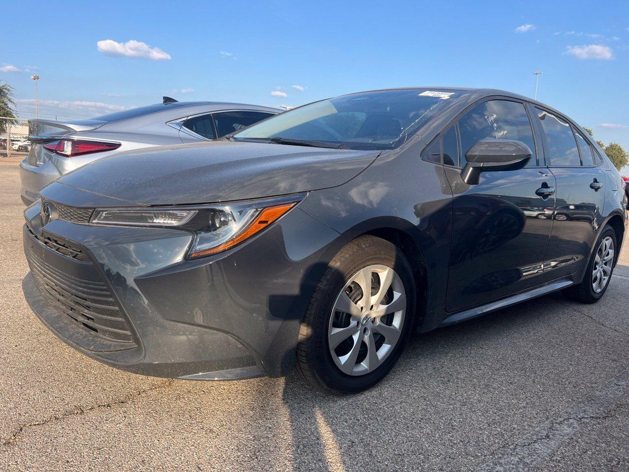 Used 2025 Toyota Corolla LE FWD image 1