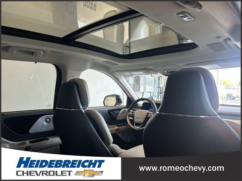 Used 2025 Lincoln Aviator Reserve w/ Equipment Group 201A AWD/4WD image 34