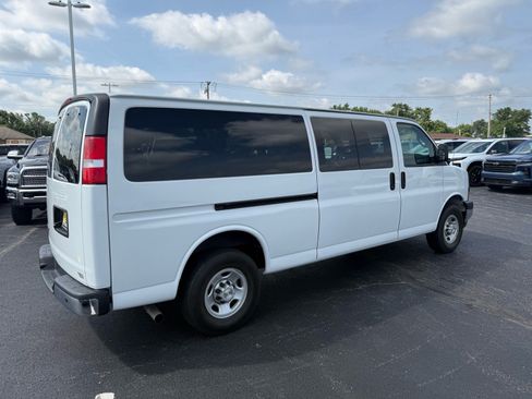 Used 2023 Chevrolet Express 3500 LT w/ LT Preferred Equipment Group RWD image 5