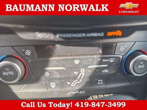 Used 2018 Ford Focus SE image 28