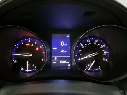 Used 2019 Toyota C-HR XLE FWD image 10
