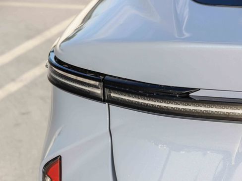 New 2026 Lexus ES 350e FWD image 7