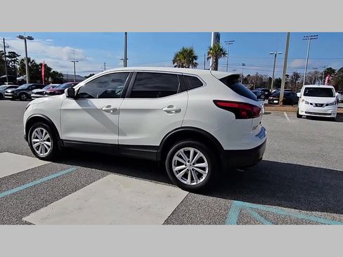 Used 2018 Nissan Rogue Sport S w/ S Appearance Package image 28