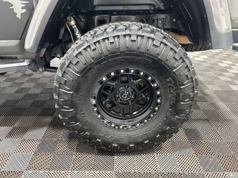 Used 2021 Jeep Gladiator Rubicon image 34