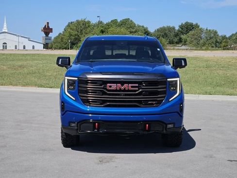 Used 2023 GMC Sierra 1500 AT4X AWD/4WD image 2
