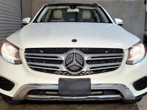 Used 2018 Mercedes-Benz GLC 300 image 2
