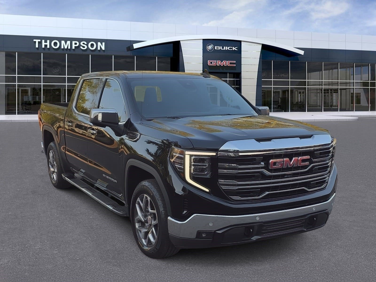 Used 2024 GMC Sierra 1500 SLT w/ SLT Premium Plus Package AWD/4WD image 1