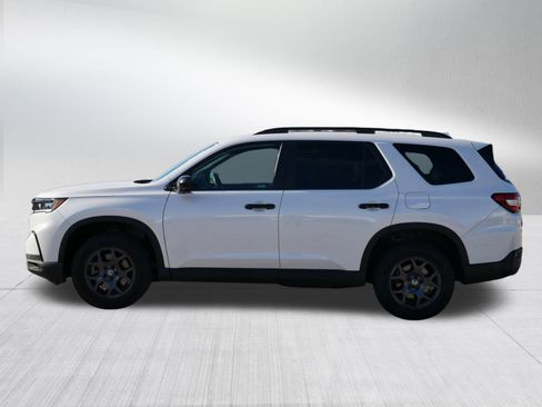 Certified 2024 Honda Pilot TrailSport image 4