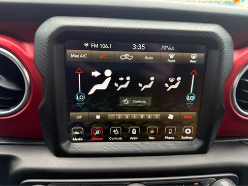 Used 2023 Jeep Gladiator Rubicon w/ Cold Weather Group AWD/4WD image 19