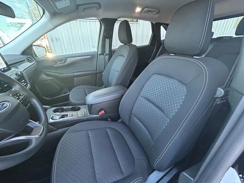 Used 2025 Ford Escape Active AWD/4WD image 17