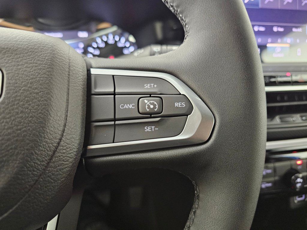 New 2026 Jeep Compass Latitude AWD/4WD image 25