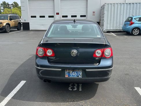 Used 2007 Volkswagen Passat 2.0T image 3