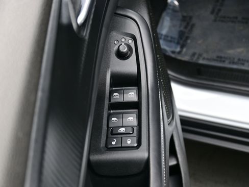 Used 2024 Jeep Grand Cherokee Altitude image 11