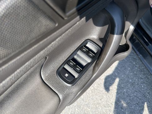 Used 2018 Ford Fiesta SE FWD image 16