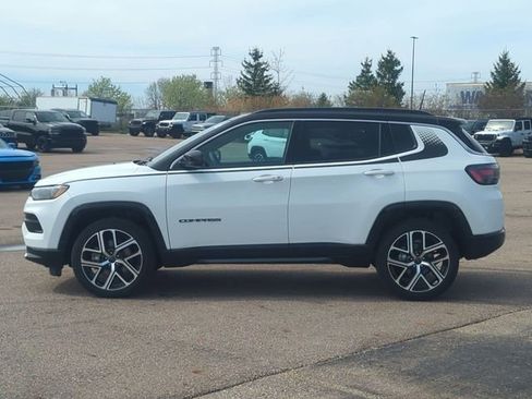 Used 2025 Jeep Compass Limited w/ Elite Group image 6
