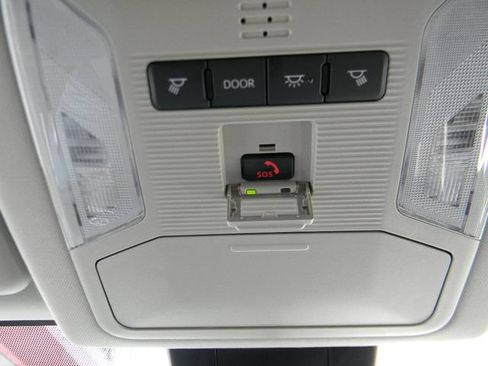 Used 2024 Toyota RAV4 LE AWD/4WD image 17
