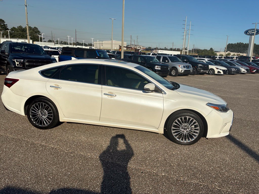 Used 2016 Toyota Avalon Limited w/ Toyota Safety Sense Package FWD image 6