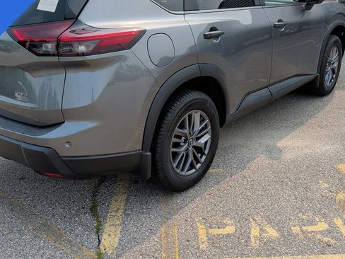 Used 2024 Nissan Rogue S AWD/4WD image 5