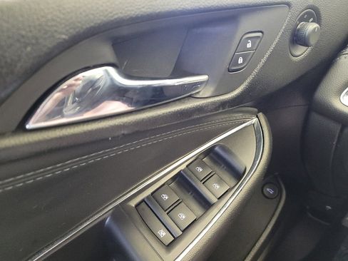 Used 2017 Chevrolet Cruze Premier FWD image 27