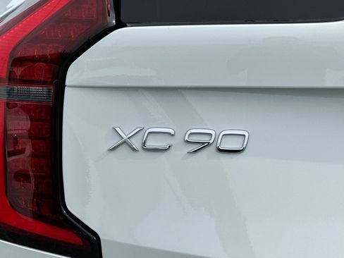 New 2025 Volvo XC90 T8 Plus w/ Protection Package Premier image 26