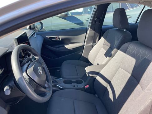 Used 2025 Toyota Corolla LE image 35