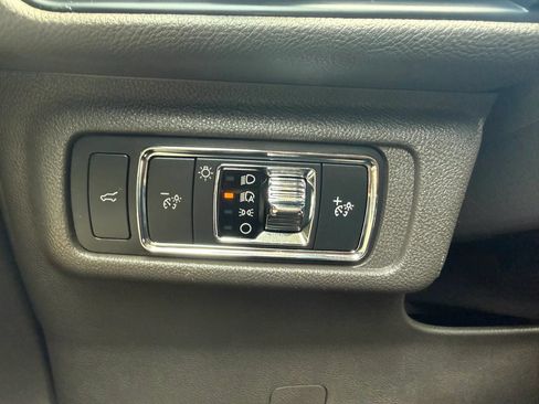Used 2020 Lincoln Corsair AWD w/ Equipment Group 101A image 17