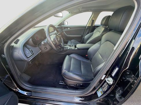 Used 2018 Kia Stinger Premium image 19
