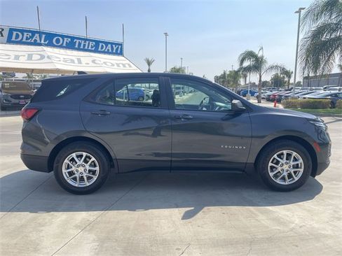 Used 2022 Chevrolet Equinox LS image 9