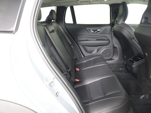 Used 2025 Volvo V60 B5 Cross Country Ultra AWD/4WD image 30