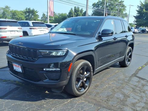 Certified 2023 Jeep Grand Cherokee Limited w/ Black Appearance Package AWD/4WD image 3