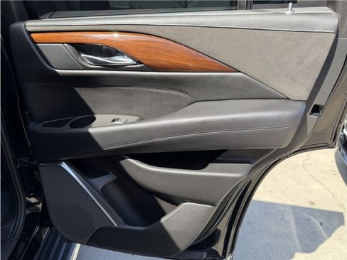 Used 2017 Cadillac Escalade Premium Luxury RWD image 26
