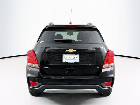 Used 2019 Chevrolet Trax LT w/ LT Convenience Package FWD image 7