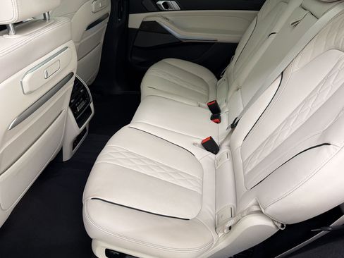 Used 2024 BMW X7 xDrive40i w/ Executive Package AWD/4WD image 22
