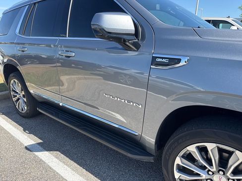 Used 2021 GMC Yukon SLT w/ SLT Premium Package image 5