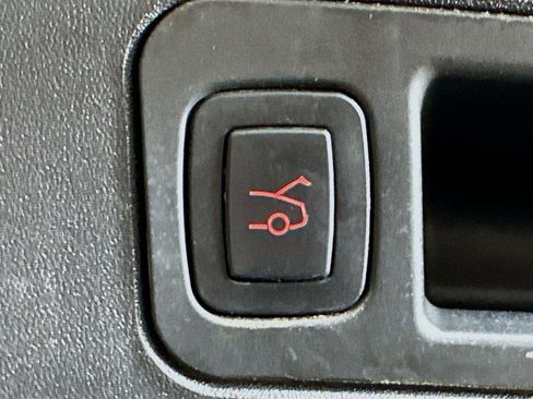 Used 2018 Tesla Model S 100D AWD/4WD image 29