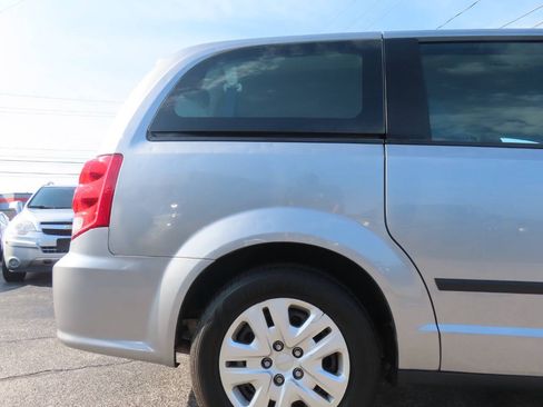 Used 2016 Dodge Grand Caravan American Value Package w/ UConnect Hands-Free Group FWD image 23