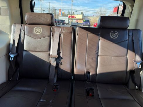 Used 2012 Cadillac Escalade Platinum image 11